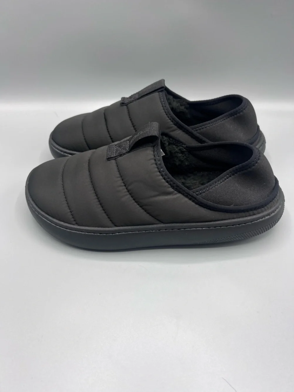 CROCS Classic Neo Puff Fleece Lined Slipper Mules Clogs Gorpcore Black Unisex - Picture 4 of 7